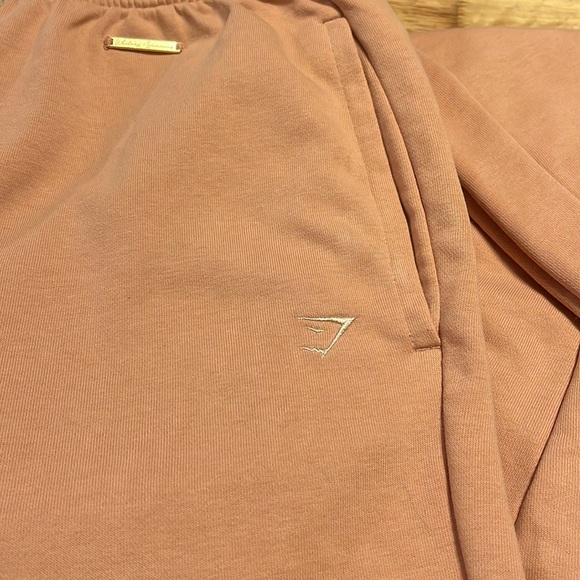 Gymshark Whitney Loose Joggers - Picture 4 of 6